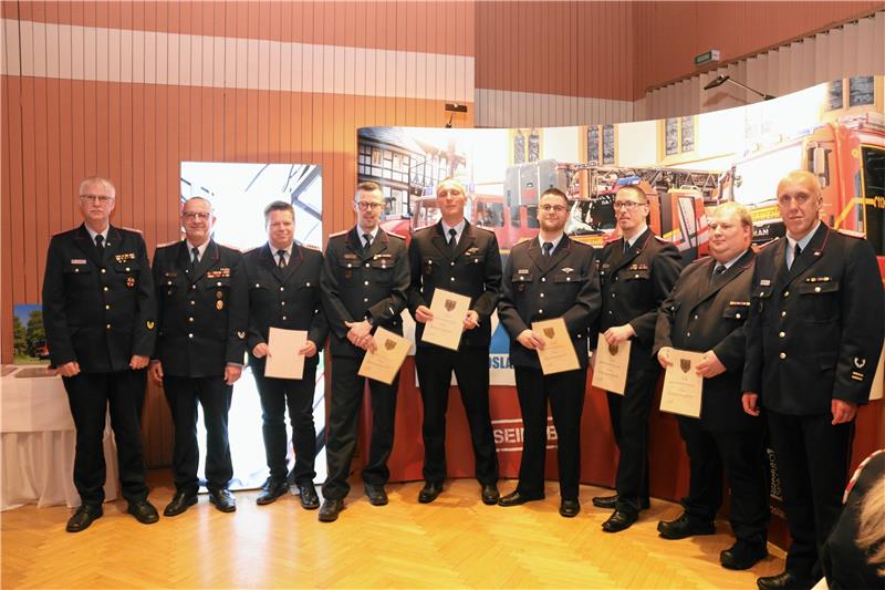 Grenzwertig: Goslarer Feuerwehr hat 474 Einsätze in einem Jahr Die neuen Löschmeister, Oberlöschmeister und Oberbrandmeister: Christian Luge, Kevin Schmidt, Rene Hoppstock, Kenneth Klapproth, Volker Junge und Patrick Kiene.