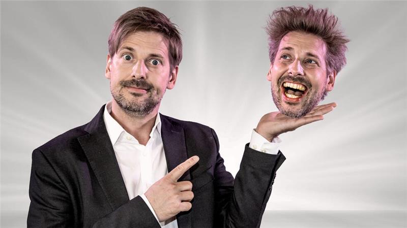 Musik, Comedy und Theater: Jahresauftakt im Kulturkraftwerk Kabarettist Daniel Helfrich nimmt sich gerne selbst auf die Schippe: Am 26. April ist er mit einem Solo-Programm im Kulturkraftwerk.