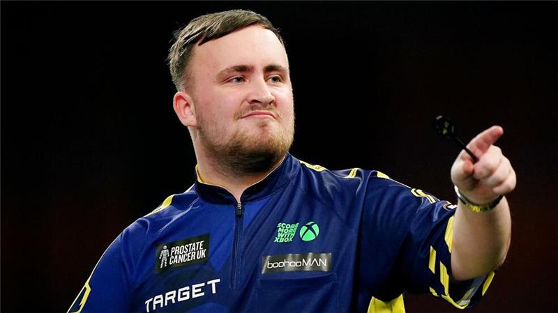 Fäuste und Tränen: Littler mit 17 Jahren Darts-Weltmeister Luke Littler zelebriert den Finaltag.