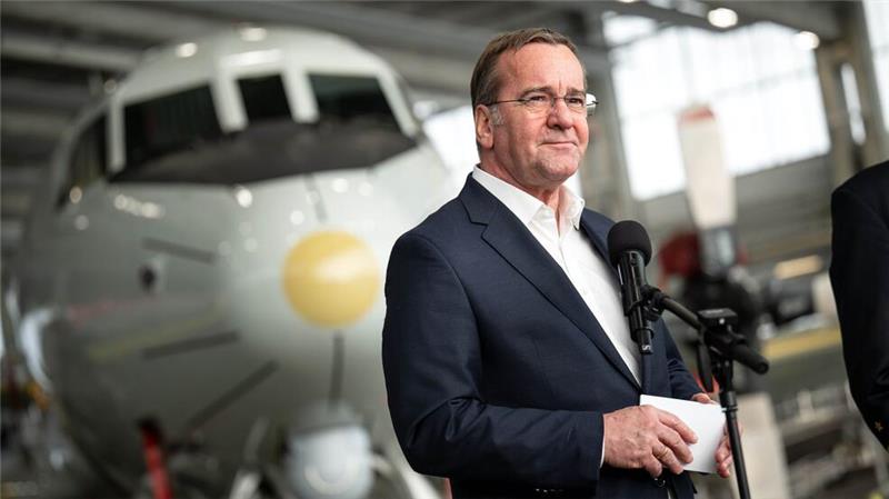 Neue Waffensysteme - 400 Millionen Euro für Marineflieger Pistorius sichert neue Hubschrauber, Flugzeuge, Werkstätten und Hallen zu.
