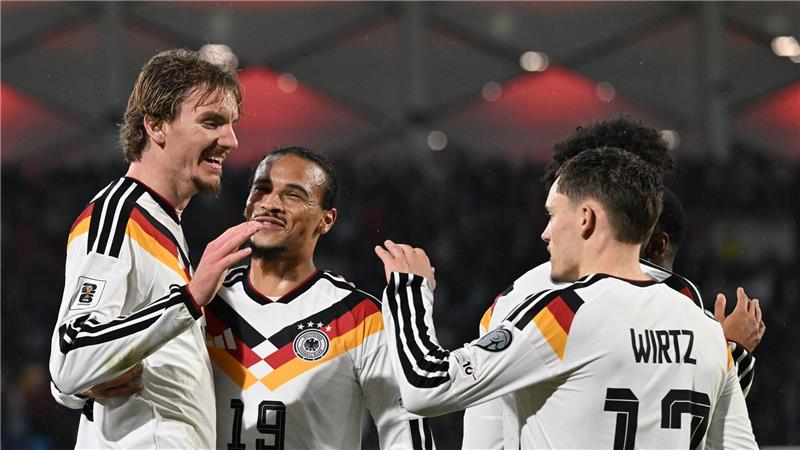 Prinzip Ketchupflasche: Fleißiger Woltemade als WM-Garant Vorbereiter Sané und Torjäger Woltemade können nach dem mühsamen Sieg in Luxemburg jubeln.