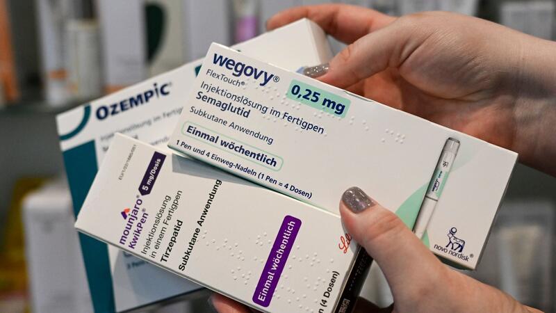 Hype um Abnehmspritze - ein Jahr „Wegovy“ in Deutschland „Wegovy“, „Ozempic“ und „Mounjaro“ - niemals auf dem Schwarzmarkt kaufen.